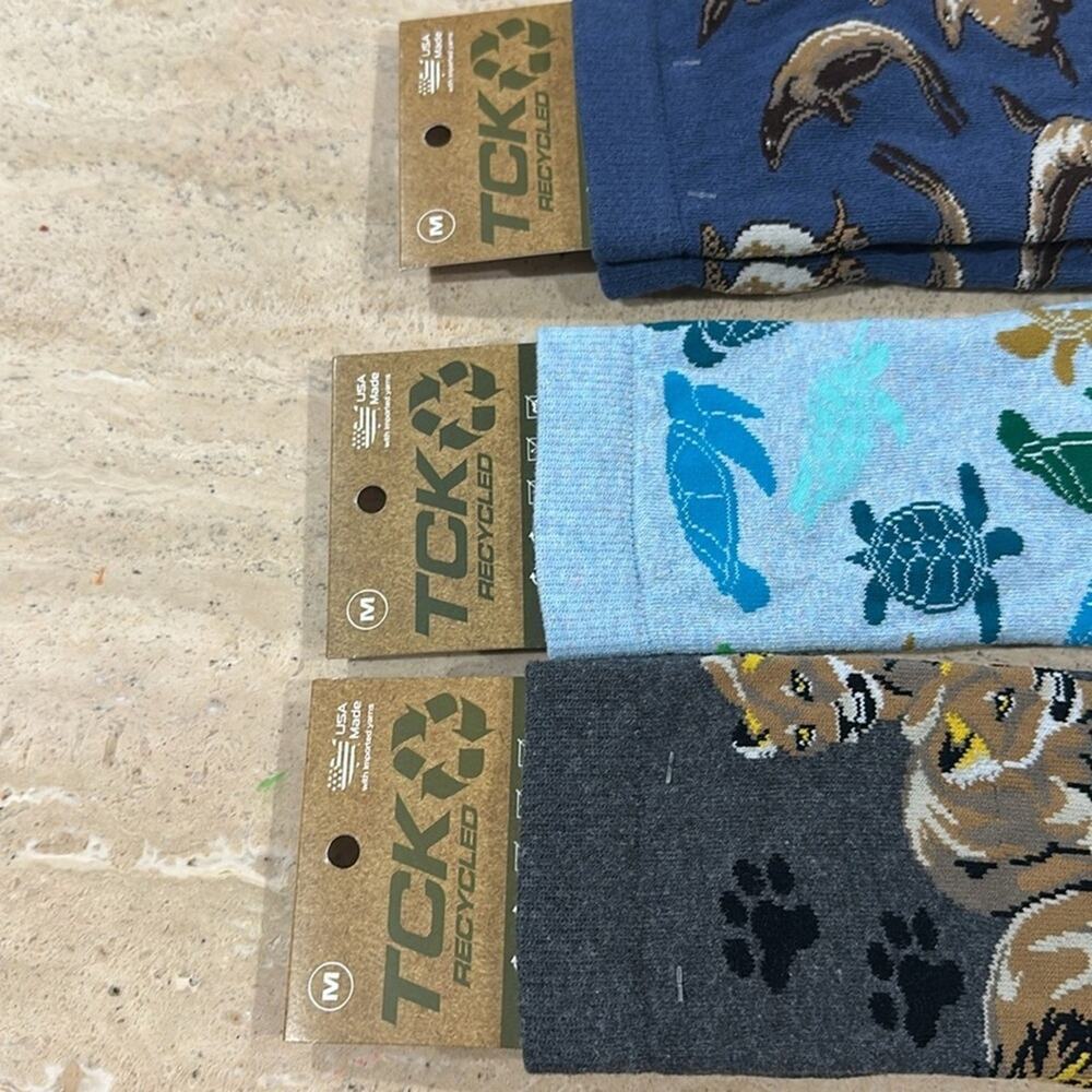 3 pair of‎ TCK Lions, Sea Lions and Turtle Crew Socks NWT Size M - Picture 4 of 4